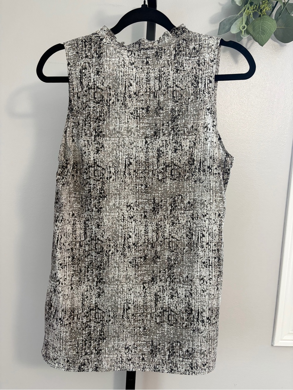 Mossimo Textured Look Ruffle Neck Sleeveless Top - Gray & Black - Picture 4 of 16